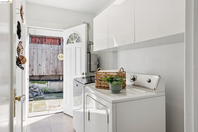 3316 Harrison St, Oakland, CA 94611