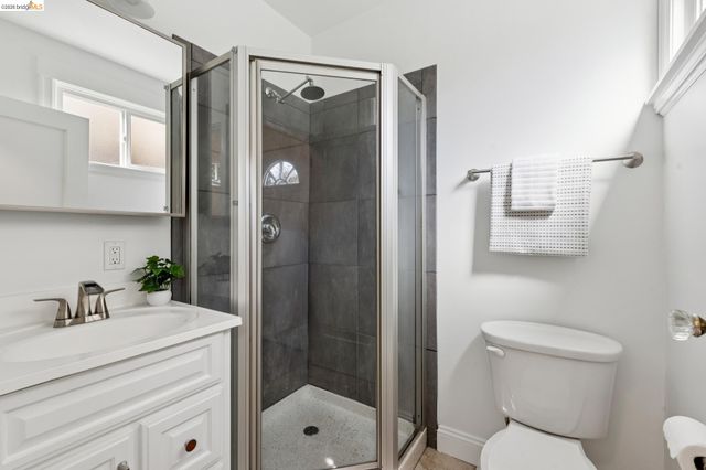 3316 Harrison St, Oakland, CA 94611