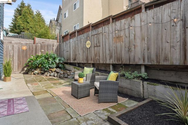 3316 Harrison St, Oakland, CA 94611
