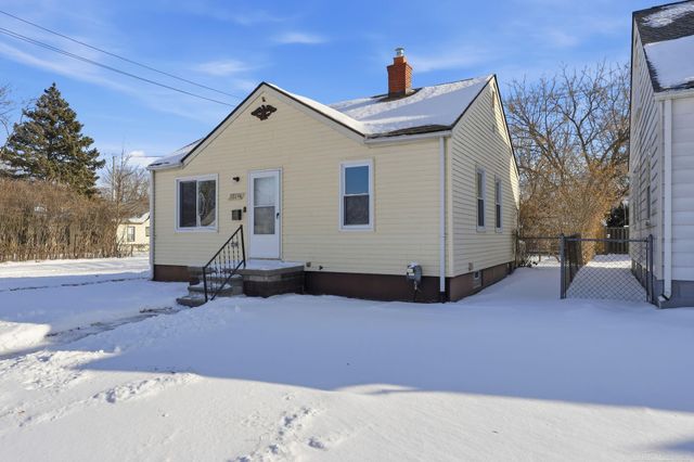 28648 Hillview Street, Roseville, MI 48066