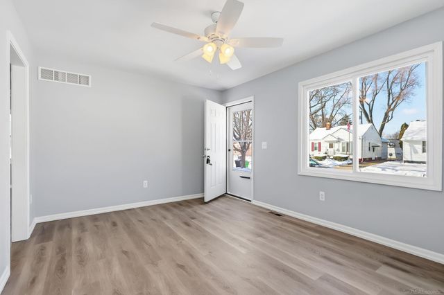 28648 Hillview Street, Roseville, MI 48066