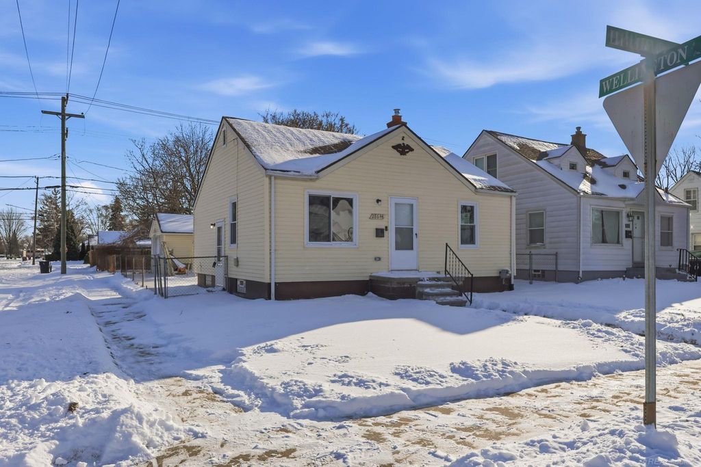 28648 Hillview Street, Roseville, MI 48066