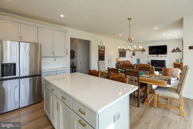 110 PETRELIA DR, Honey Brook, PA 19344