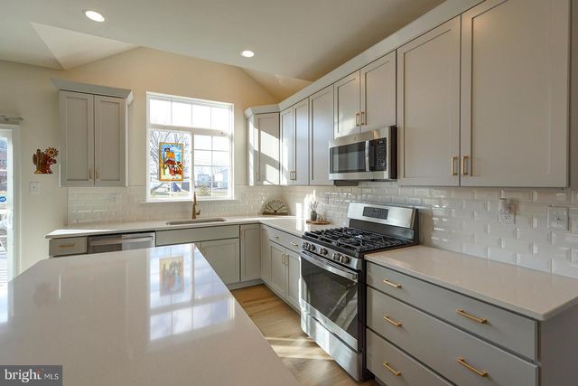 110 PETRELIA DR, Honey Brook, PA 19344