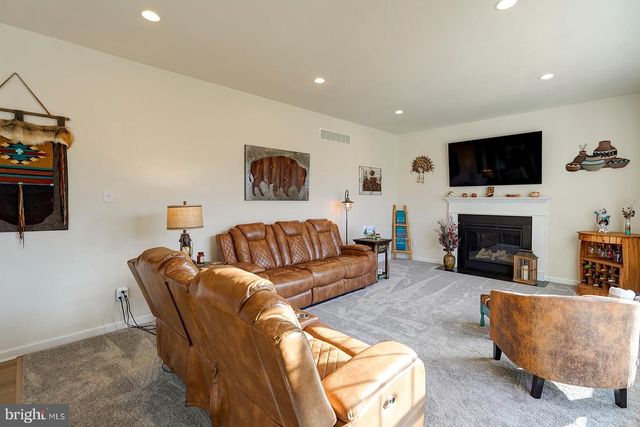 110 PETRELIA DR, Honey Brook, PA 19344