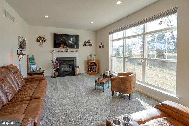 110 PETRELIA DR, Honey Brook, PA 19344