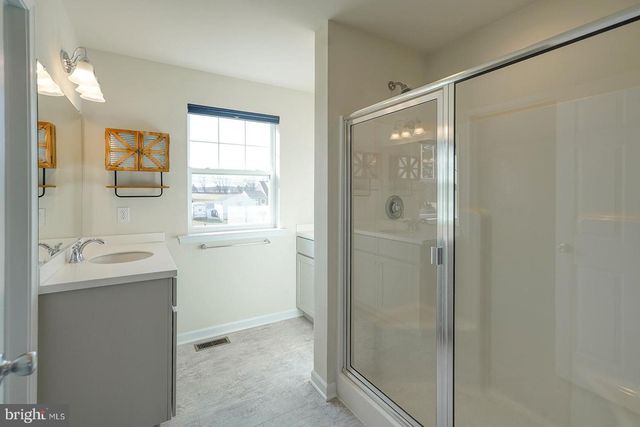 110 PETRELIA DR, Honey Brook, PA 19344