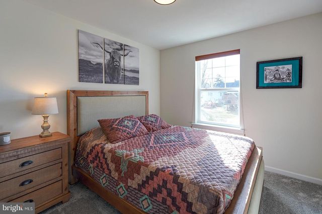 110 PETRELIA DR, Honey Brook, PA 19344