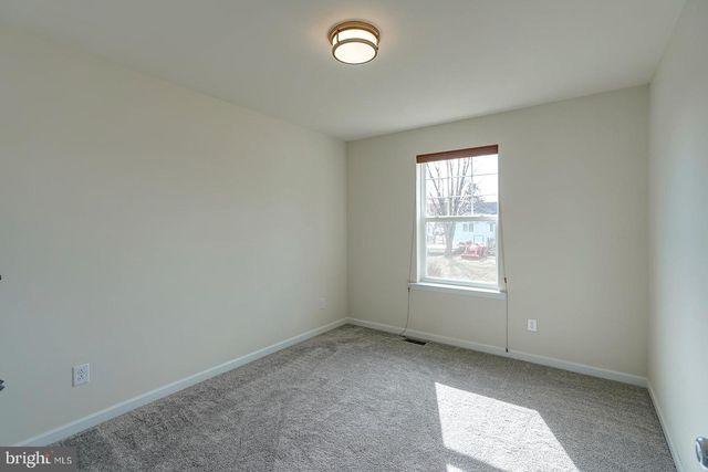 110 PETRELIA DR, Honey Brook, PA 19344