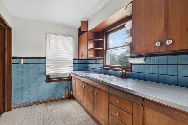 37191 Dundee Street, Sterling Heights, MI 48310