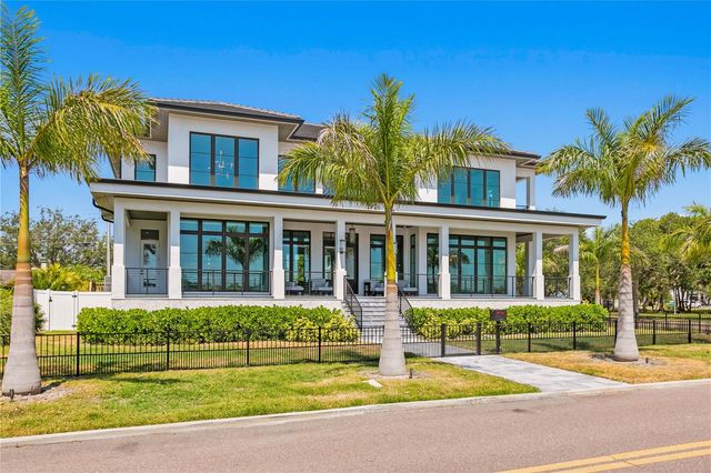 2926 COFFEE POT BOULEVARD NE, St Petersburg, FL 33704