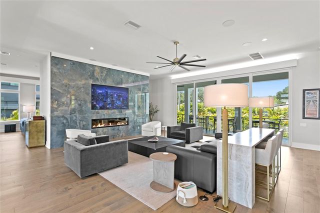 2926 COFFEE POT BOULEVARD NE, St Petersburg, FL 33704