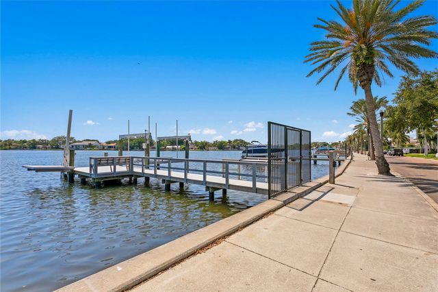 2926 COFFEE POT BOULEVARD NE, St Petersburg, FL 33704