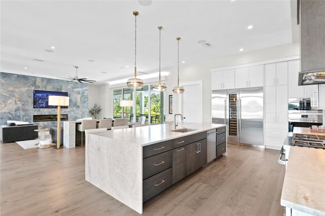 2926 COFFEE POT BOULEVARD NE, St Petersburg, FL 33704