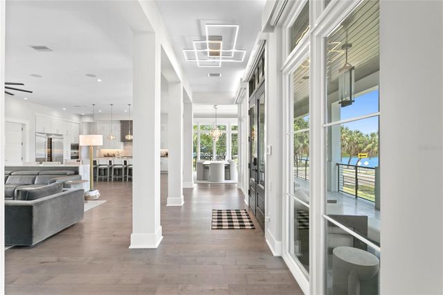 2926 COFFEE POT BOULEVARD NE, St Petersburg, FL 33704