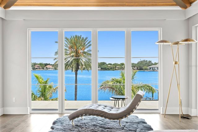 2926 COFFEE POT BOULEVARD NE, St Petersburg, FL 33704