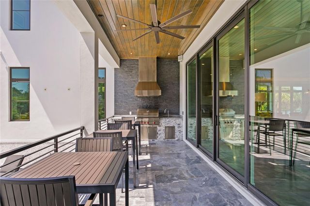 2926 COFFEE POT BOULEVARD NE, St Petersburg, FL 33704