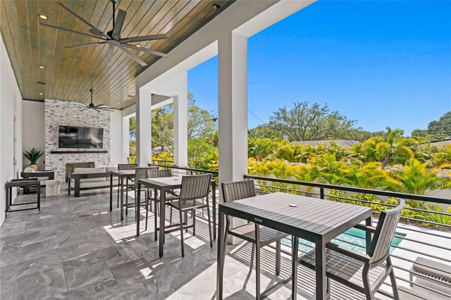 2926 COFFEE POT BOULEVARD NE, St Petersburg, FL 33704