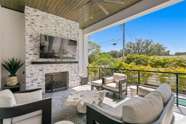 2926 COFFEE POT BOULEVARD NE, St Petersburg, FL 33704