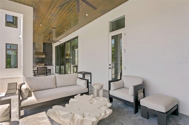 2926 COFFEE POT BOULEVARD NE, St Petersburg, FL 33704