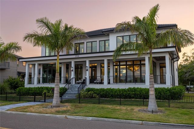 2926 COFFEE POT BOULEVARD NE, St Petersburg, FL 33704