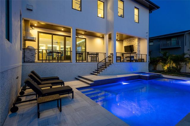 2926 COFFEE POT BOULEVARD NE, St Petersburg, FL 33704