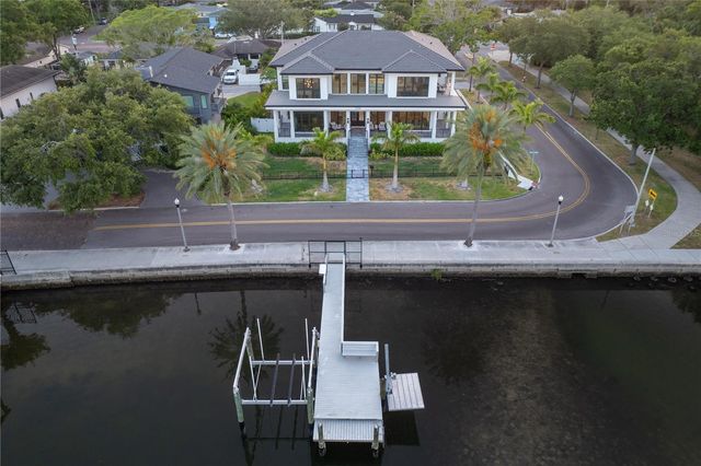 2926 COFFEE POT BOULEVARD NE, St Petersburg, FL 33704