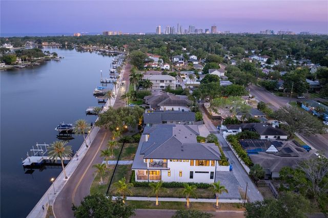 2926 COFFEE POT BOULEVARD NE, St Petersburg, FL 33704