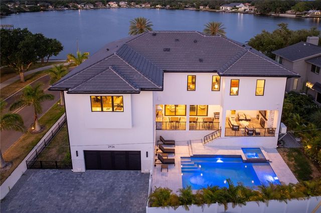 2926 COFFEE POT BOULEVARD NE, St Petersburg, FL 33704