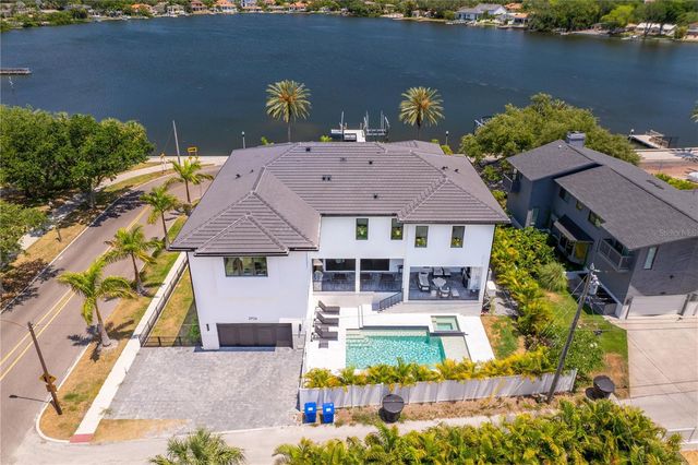 2926 COFFEE POT BOULEVARD NE, St Petersburg, FL 33704