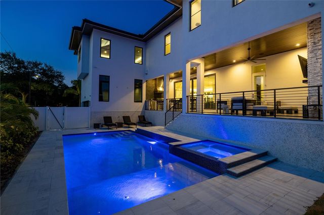 2926 COFFEE POT BOULEVARD NE, St Petersburg, FL 33704