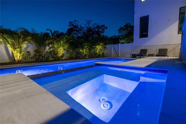 2926 COFFEE POT BOULEVARD NE, St Petersburg, FL 33704
