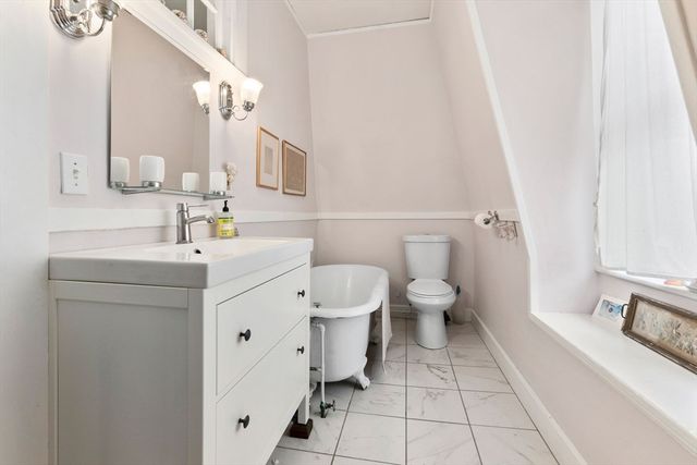 204 Washington Street, Gloucester, MA 01930