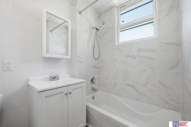 5243 Walker Avenue, Lincoln, NE 68504