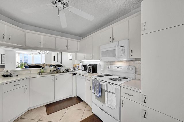 10133 NW 24th Place 205, Sunrise, FL 33322