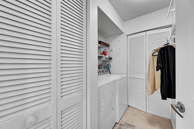 10133 NW 24th Place 205, Sunrise, FL 33322