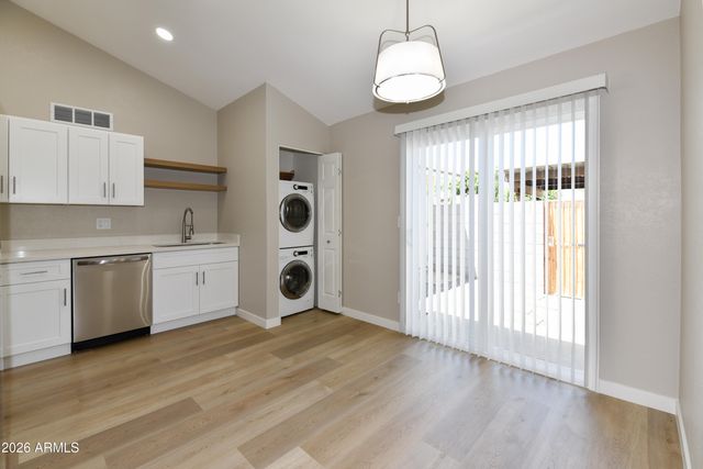 8907 W MANZANITA Drive, Peoria, AZ 85345