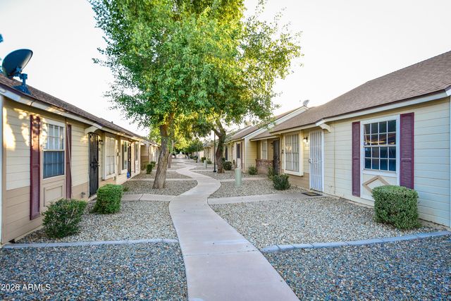 8907 W MANZANITA Drive, Peoria, AZ 85345