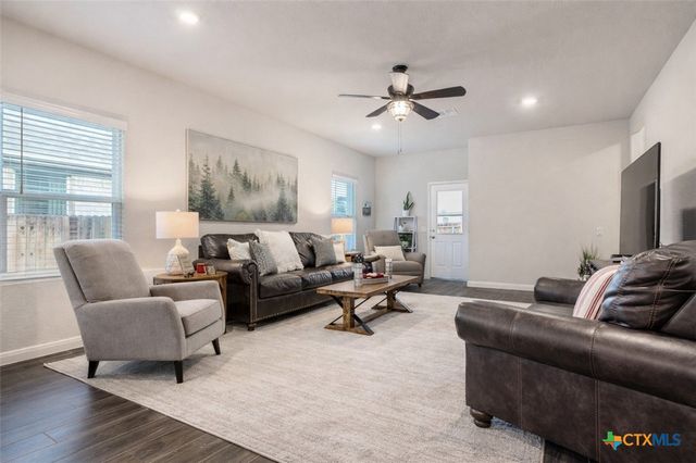 1910 Esplanade, New Braunfels, TX 78130