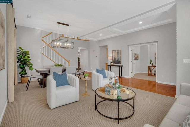 389 Roundhill Dr, Brentwood, CA 94513