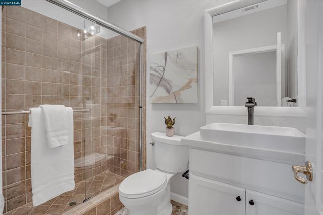 389 Roundhill Dr, Brentwood, CA 94513