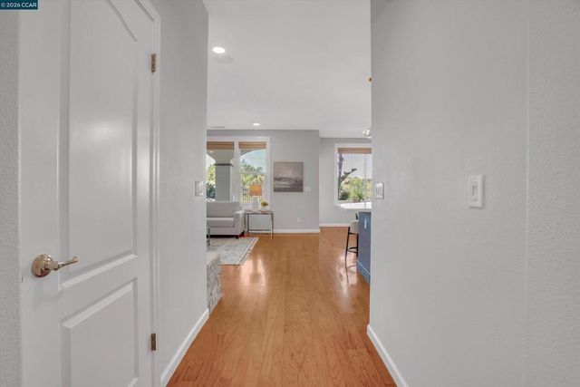 389 Roundhill Dr, Brentwood, CA 94513