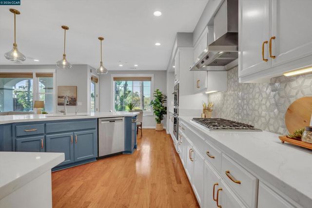 389 Roundhill Dr, Brentwood, CA 94513