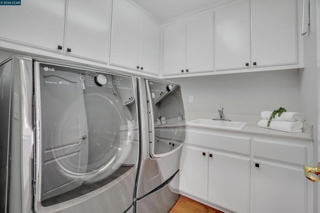 389 Roundhill Dr, Brentwood, CA 94513