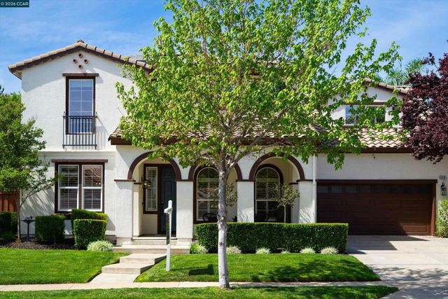 389 Roundhill Dr, Brentwood, CA 94513