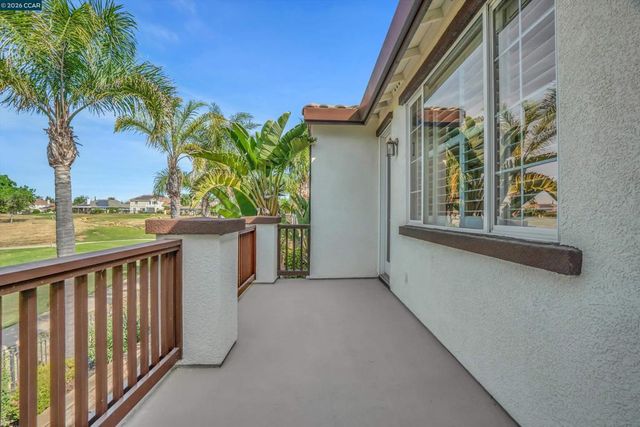 389 Roundhill Dr, Brentwood, CA 94513