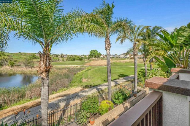 389 Roundhill Dr, Brentwood, CA 94513