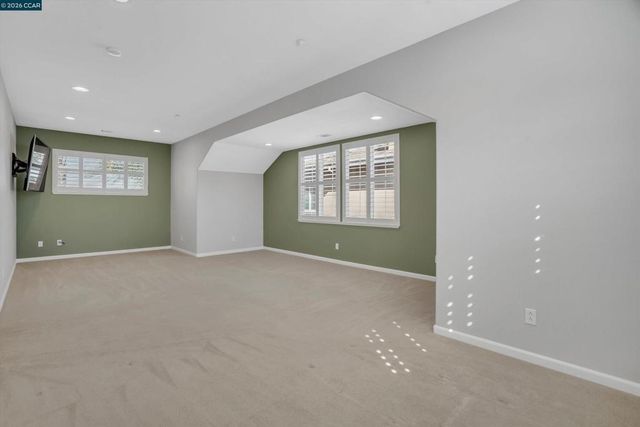 389 Roundhill Dr, Brentwood, CA 94513