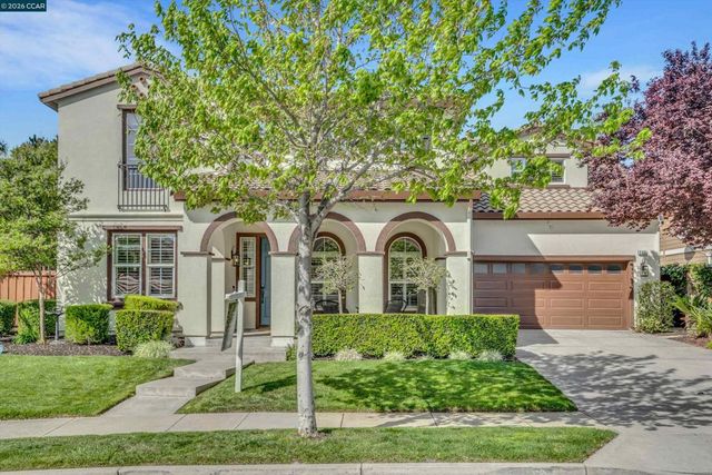 389 Roundhill Dr, Brentwood, CA 94513