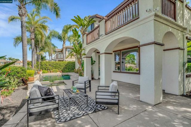 389 Roundhill Dr, Brentwood, CA 94513